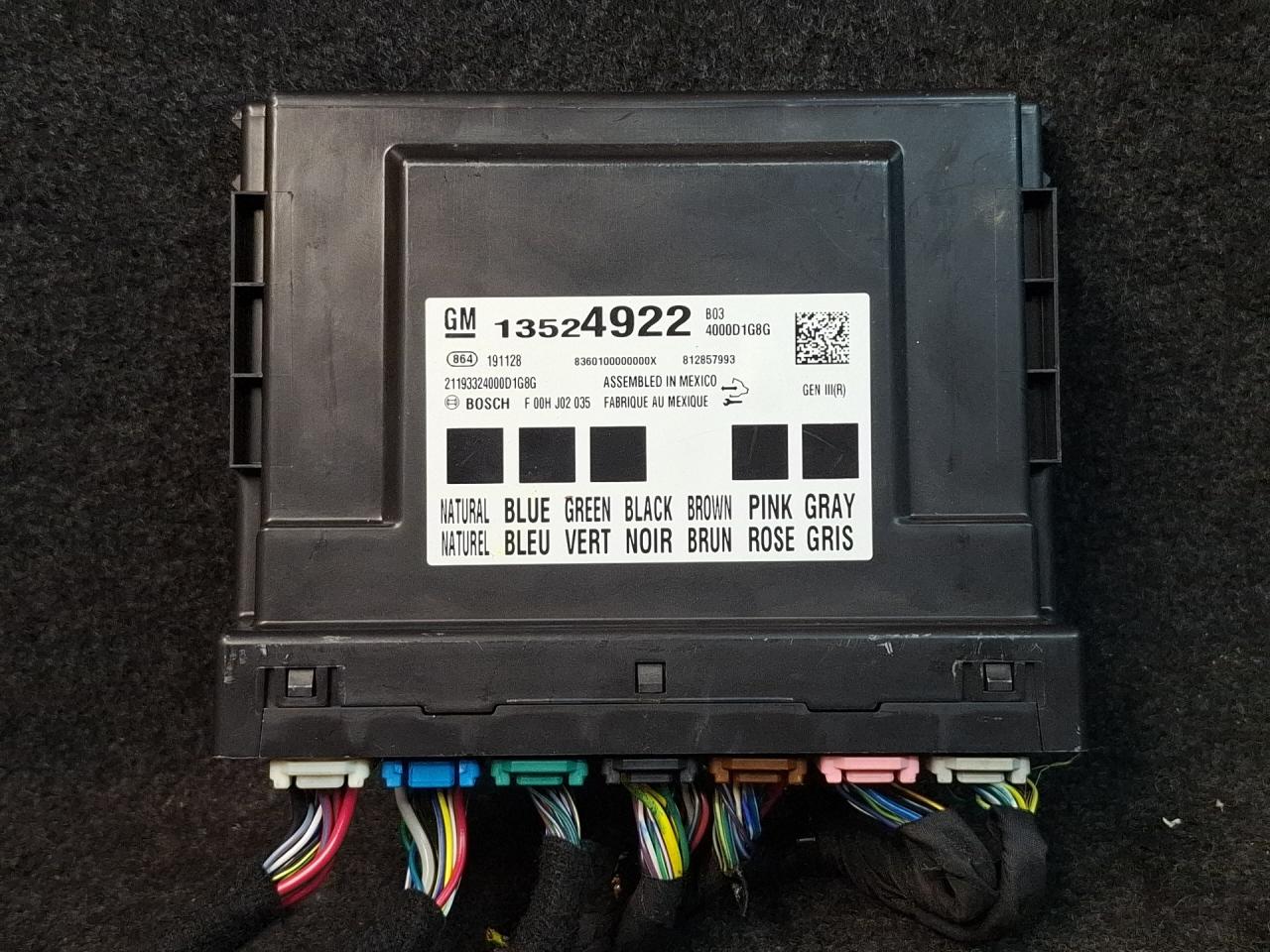 блок комфорта GMC Terrain 2 поколение 2020, 1.5 л., бензин, АКПП, серый 464с, передний привод, 13524922 - фото №1