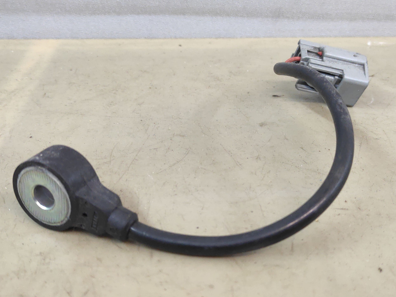 датчик детонации Ford Edge 2 поколение CD539 2018, 2.0 л., бензин, АКПП, черный, внедорожник 5 дв., полный привод, 1S7A12A699BB - фото №1