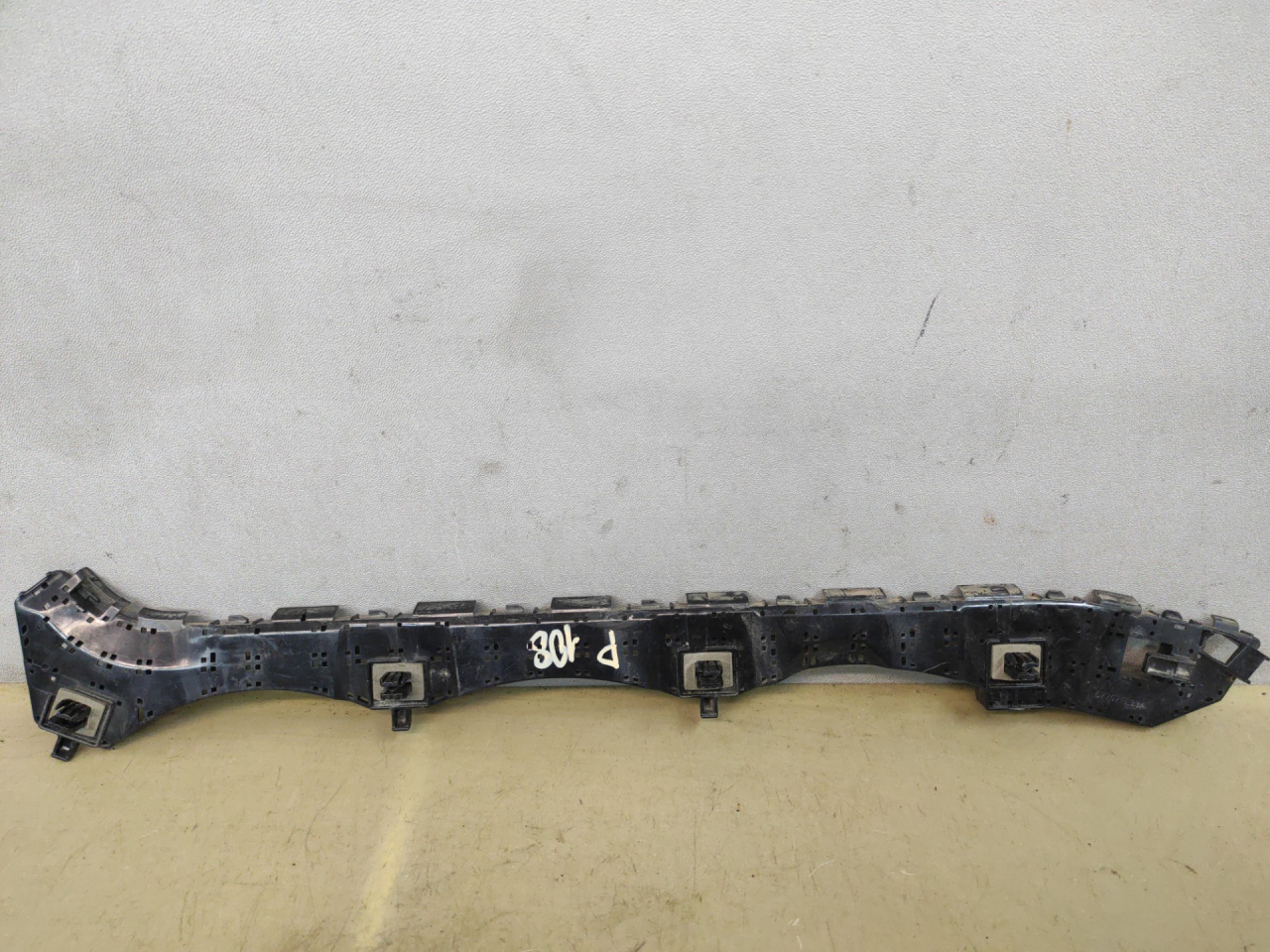 Крепление бампера заднего Subaru Impreza 5 поколение (GK/GT) 2019, 2.0 л., бензин, вариатор, серый, седан, полный привод, 57707FL33A - фото №1