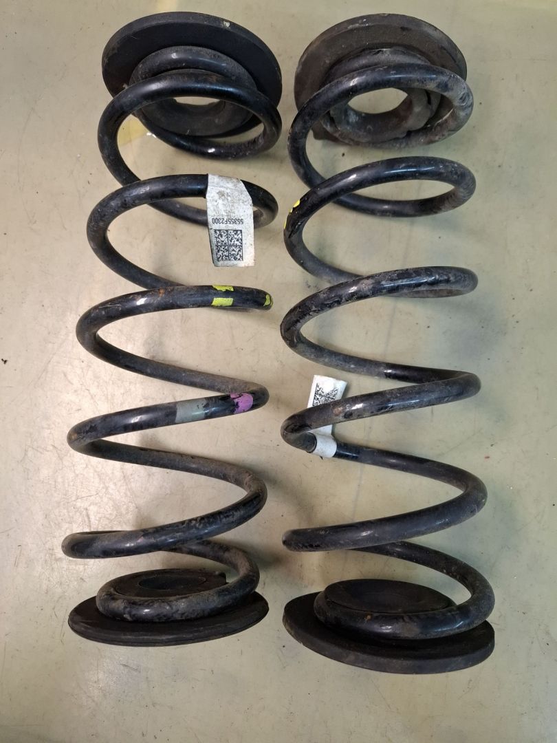 пружина задняя Hyundai Elantra AD 2018, 2.0 л., бензин, АКПП, серебристый, передний привод, 55355F2300 - фото №1