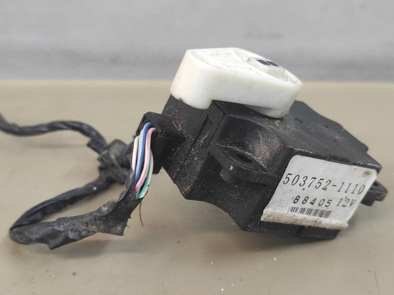 моторчик заслонки печки Subaru Forester 3 поколение (SH) 2009, 2.5 л., EJ253, бензин, АКПП, синий, внедорожник 5 дв., правый руль, 5037521110 - фото №1