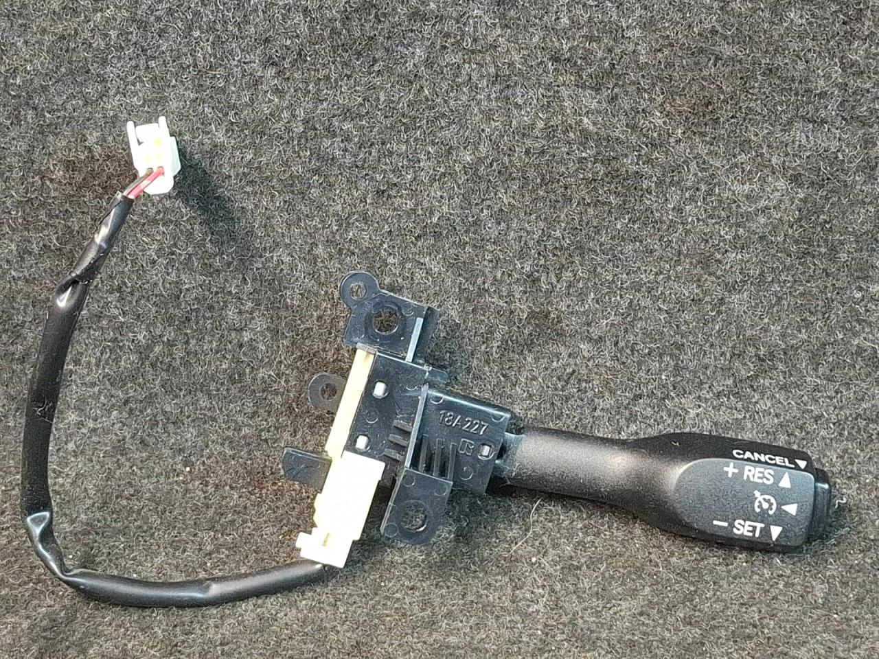 переключатель круиз-контроля Toyota Camry 7 поколение XV40 2008, 2.4 л., 2AZ-FE, бензин, АКПП, седан, передний привод, 18A227 - фото №1