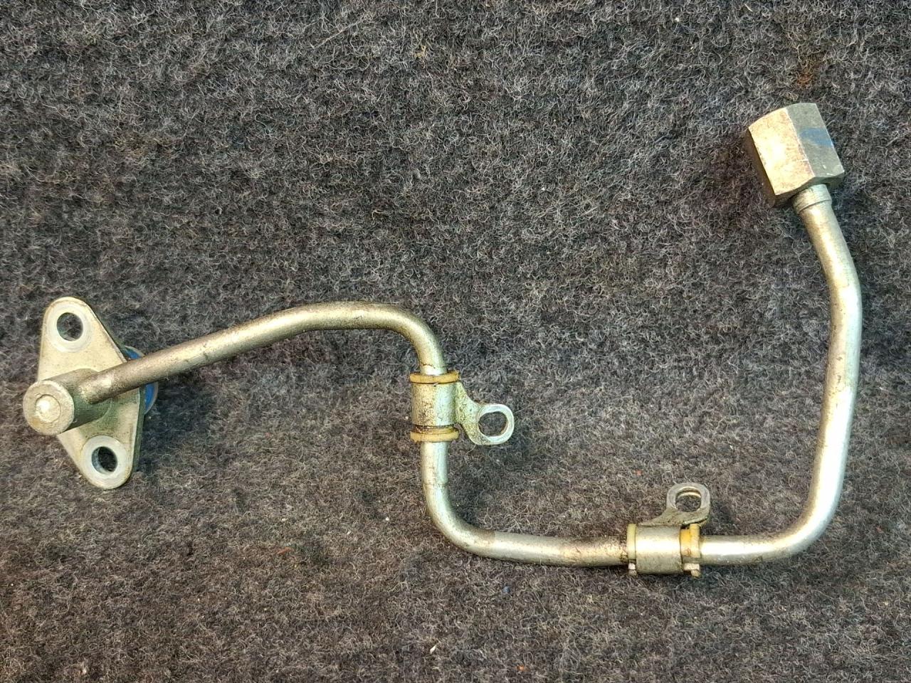 трубка топливная Mazda CX-7 1 поколение 2008, 2.3 л., бензин - фото №1