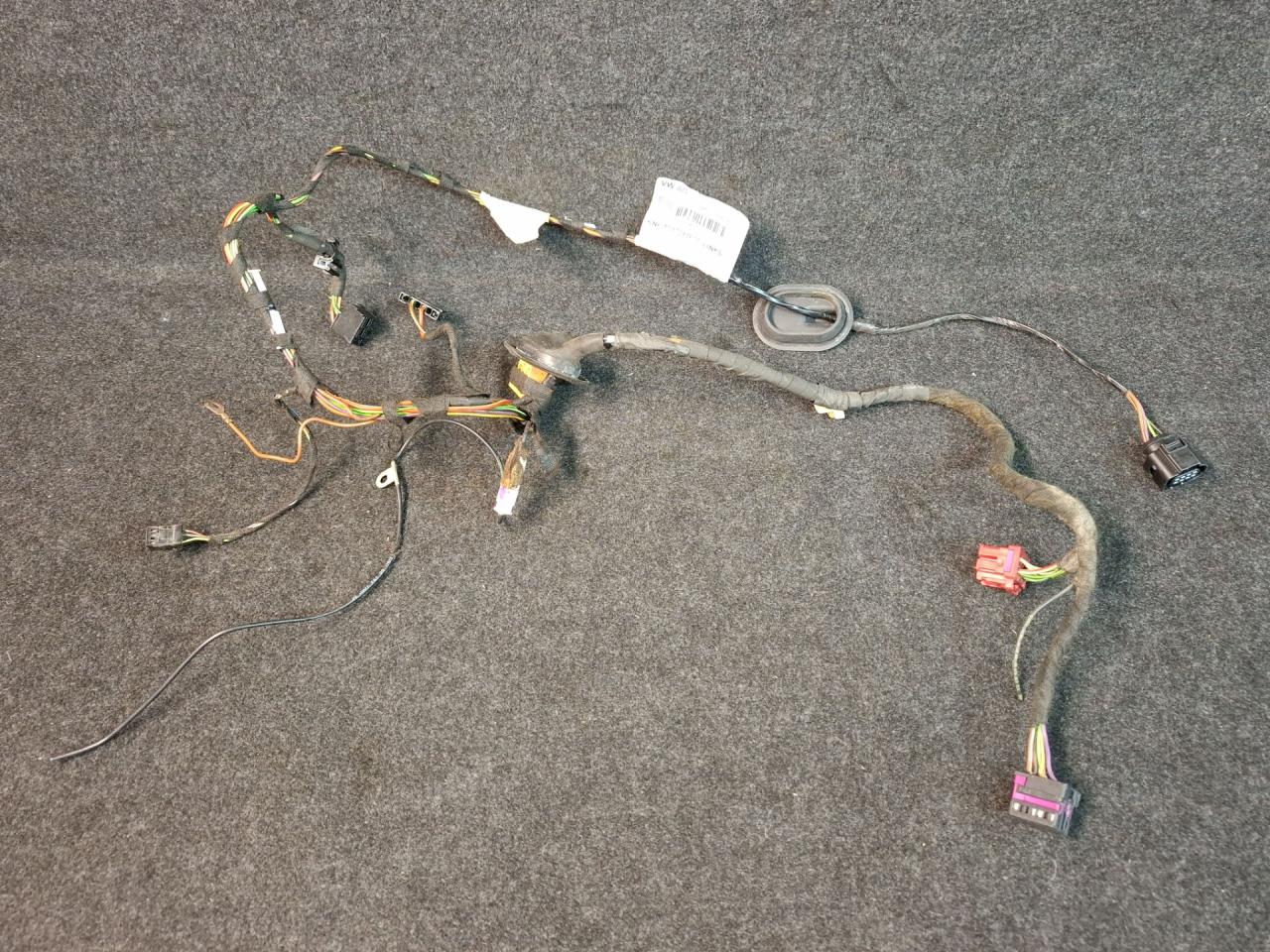 дверная проводка Volkswagen Transporter T6 2016, 1637217617BE - фото №1