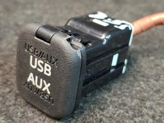 разъем AUX / USB Mazda 6 GJ [рестайлинг] GJ 2015, 2.5 л., PYY1, бензин, АКПП, белый, седан, передний привод, KD45669U0