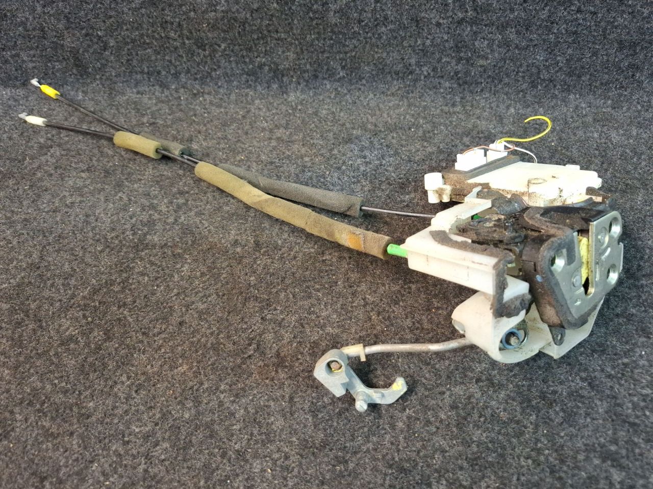 замок двери Mazda CX-7 1 поколение ER 2008, 2.3 л., L3-VDT, бензин, АКПП, голубой/30s, полный привод - фото №1