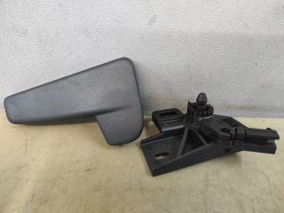 ручка открывания капота Volkswagen Jetta 7 поколение 2019, 1.4 л., бензин, АКПП, синий, седан, передний привод, 517823633B