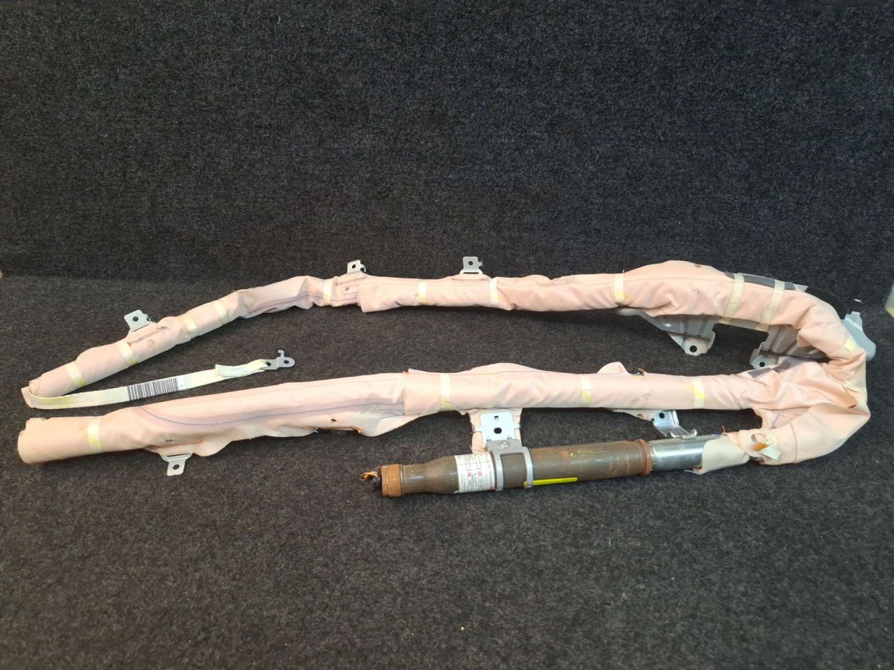 подушка безопасности боковая (шторка) Mitsubishi ASX 1 поколение 2012, 2.0 л., 4B11, бензин, АКПП, черный, внедорожник 5 дв., полный привод, 624724100A - фото №1