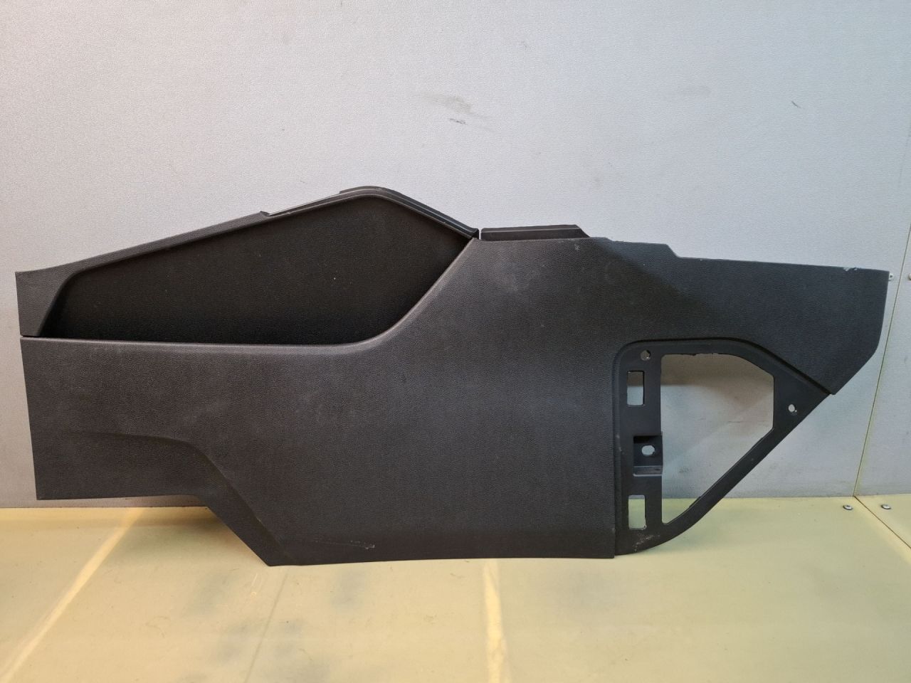 пластик Chevrolet Blazer 3 поколение 2019, 3.6 л., бензин, АКПП, белый, полный привод, 84509844 - фото №1