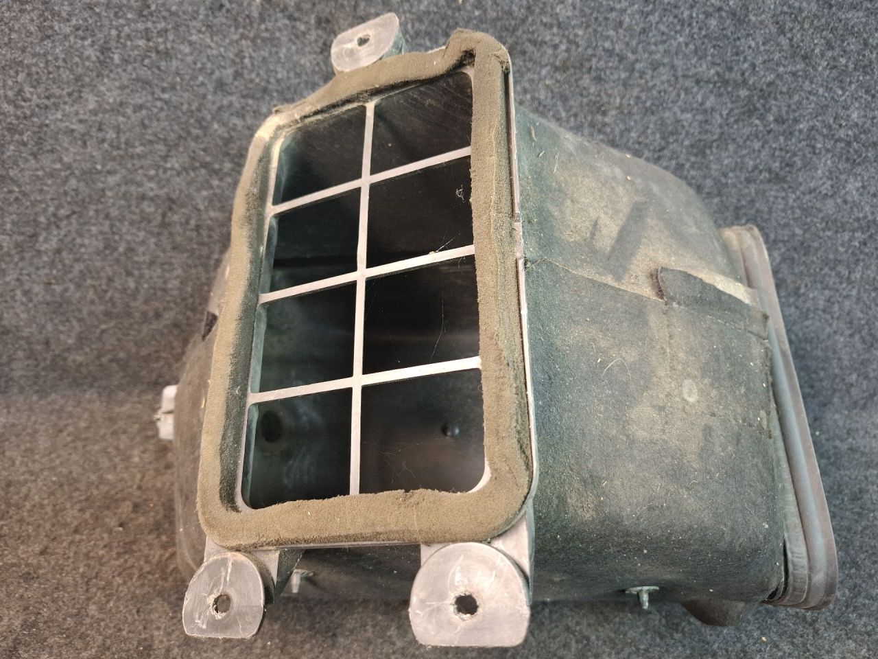 воздуховод печки Mercedes-Benz Sprinter 2 поколение (W906) 2007, 2.1 л., OM 646.701, дизель, МКПП, красный, 6735843421 - фото №1