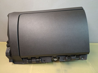 бардачок Chevrolet Blazer 3 поколение 2019, 3.6 л., бензин, АКПП, белый, полный привод, 84631578