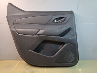 обшивка двери задняя левая Chevrolet Traverse 2 поколение [рестайлинг] 2022, 3.6 л., бензин, АКПП, белый, внедорожник 5 дв., полный привод, 84824171