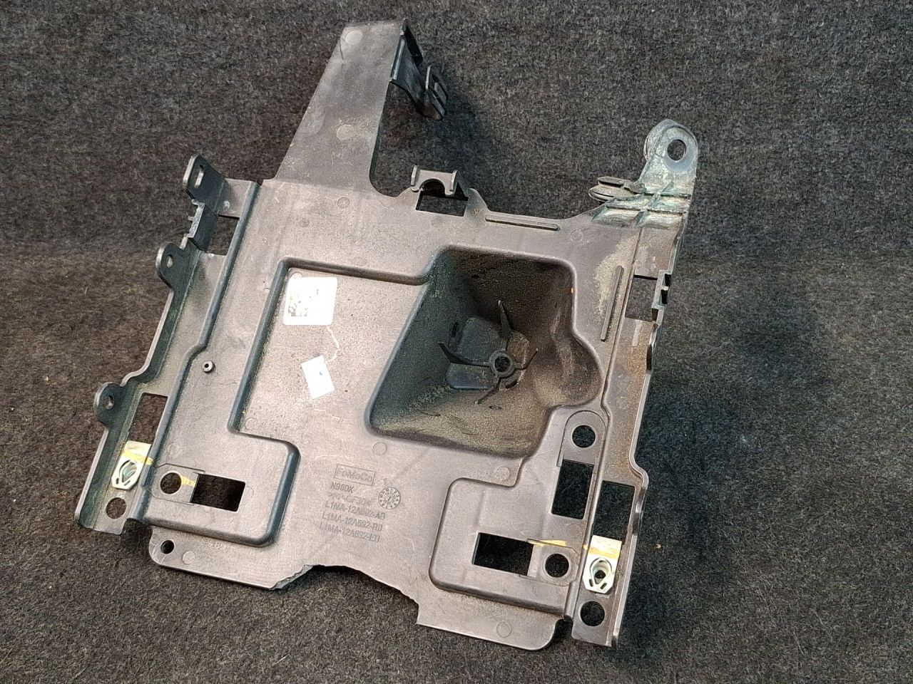 кронштейн блока управления Ford Explorer 6 поколение U625 2020, 3.0 л., бензин, АКПП, внедорожник 5 дв., полный привод, L1MA-12A692-AB, L1MA-12A692-BB, L1MA-12A692-EB - фото №1