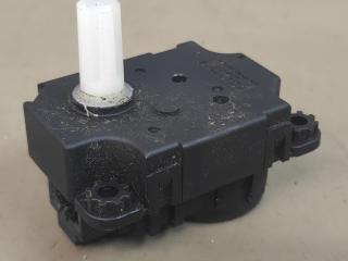 моторчик заслонки печки Mitsubishi Outlander 2 поколение 2008, 3.0 л., i, 6B31, бензин, красный, внедорожник 5 дв., полный привод, CSA512T010, VHB3030005A