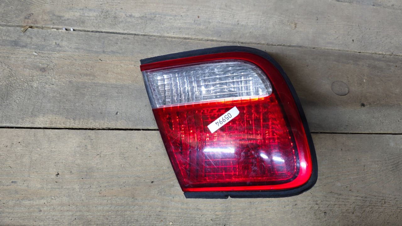 фонарь крышки багажника левый Mazda Millenia 1 поколение 1999 - фото №1