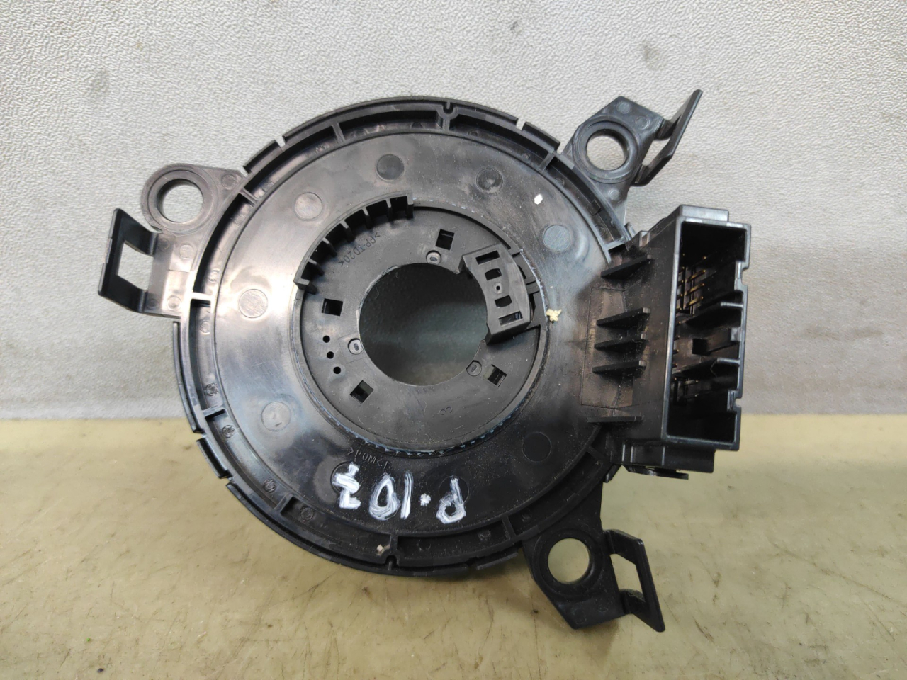 шлейф руля Chevrolet Equinox 3 поколение 2019, 1.5 л., бензин, АКПП, белый 140х, минивэн, передний привод, 39063118, 6UF0882C - фото №1