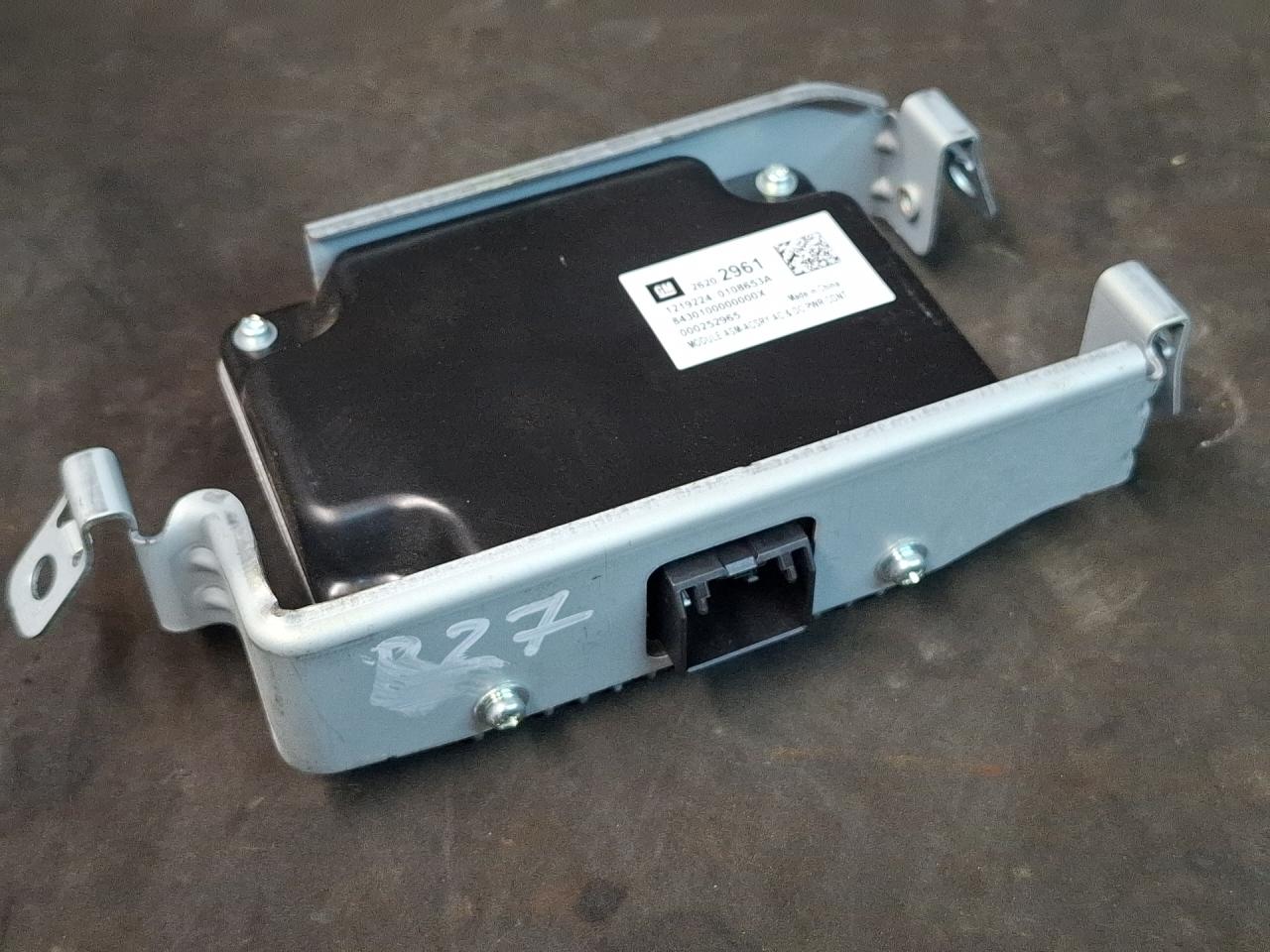 Преобразователь напряжения GMC Terrain 2 поколение 2020, 1.5 л., бензин, АКПП, серый 464с, передний привод, 26202961 - фото №1