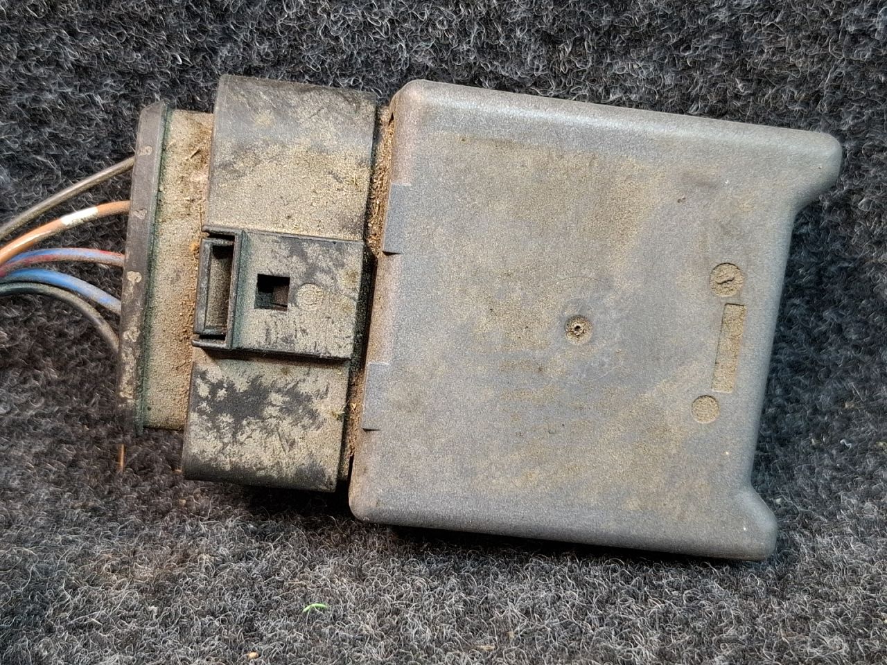 блок управления топливным насосом Volkswagen Jetta 7 поколение 2021, 1.4 л., бензин, АКПП, серый, передний привод, 5Q0906093A - фото №1