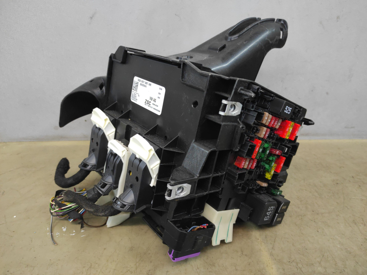 Блок управления BCM (Body Control Module) Volkswagen Jetta 7 поколение 2019, 1.4 л., бензин, АКПП, синий, седан, передний привод, 5Q0937087AR - фото №1