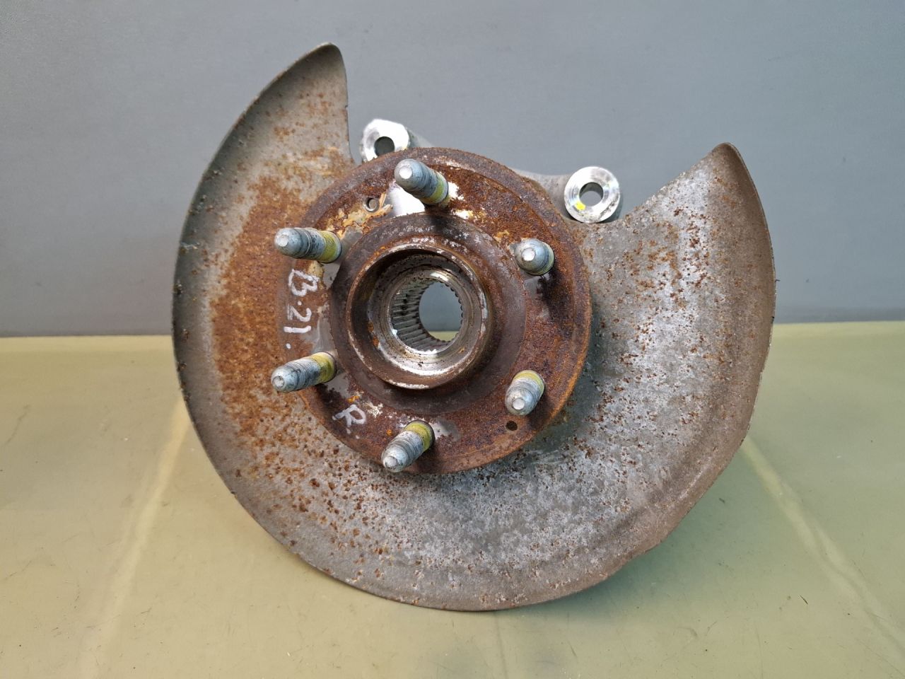 кулак задний правый Chevrolet Blazer 3 поколение 2019, 3.6 л., бензин, АКПП, белый, полный привод - фото №1