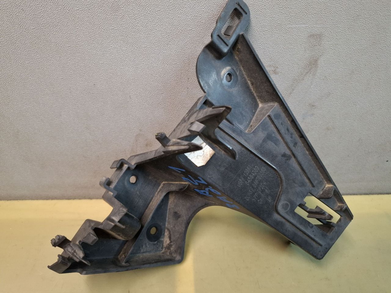 Крепление бампера заднего Chevrolet Blazer 3 поколение 2019, 3.6 л., бензин, АКПП, белый, полный привод, 84584303 - фото №1