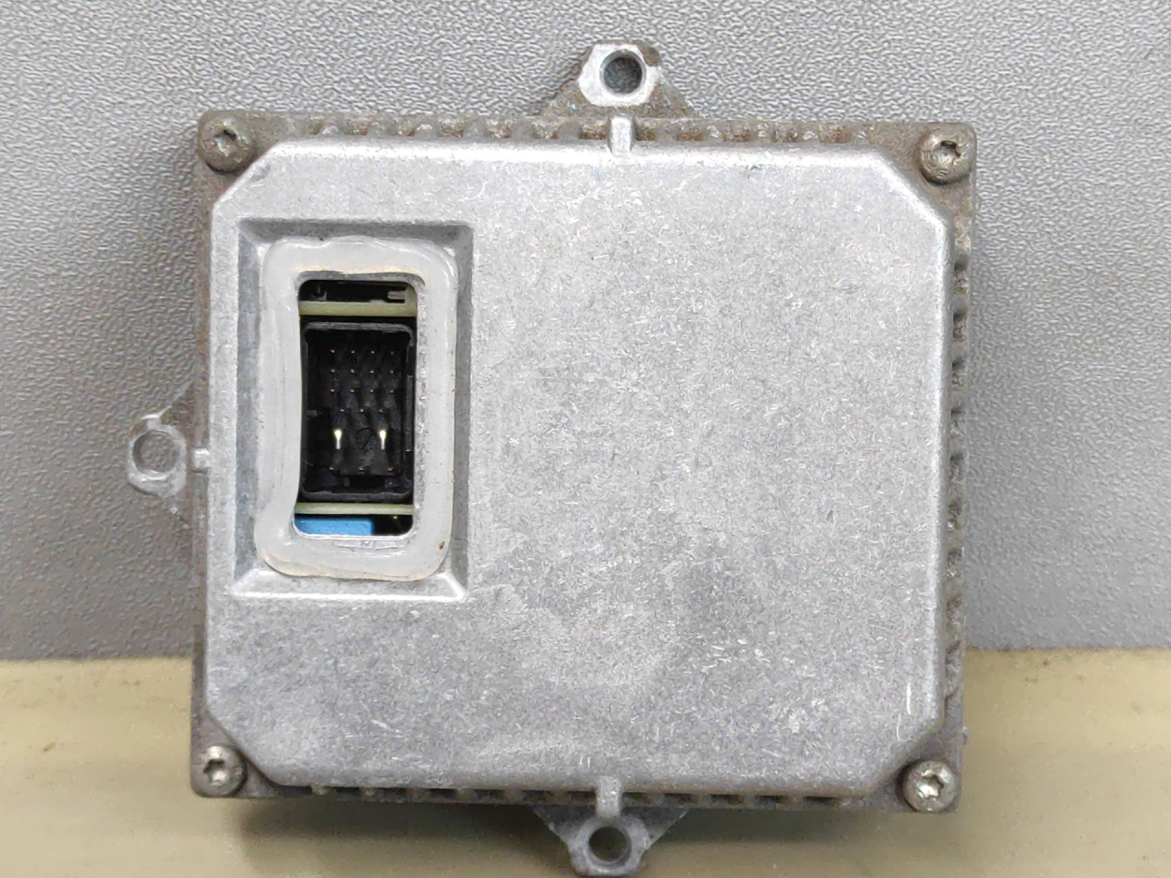 блок розжига ксенона Mercedes-Benz A-Класс W169 2005, 2.0 л., M 266.980, бензин, вариатор, черный, передний привод, 1307329088, 2285510600 - фото №1