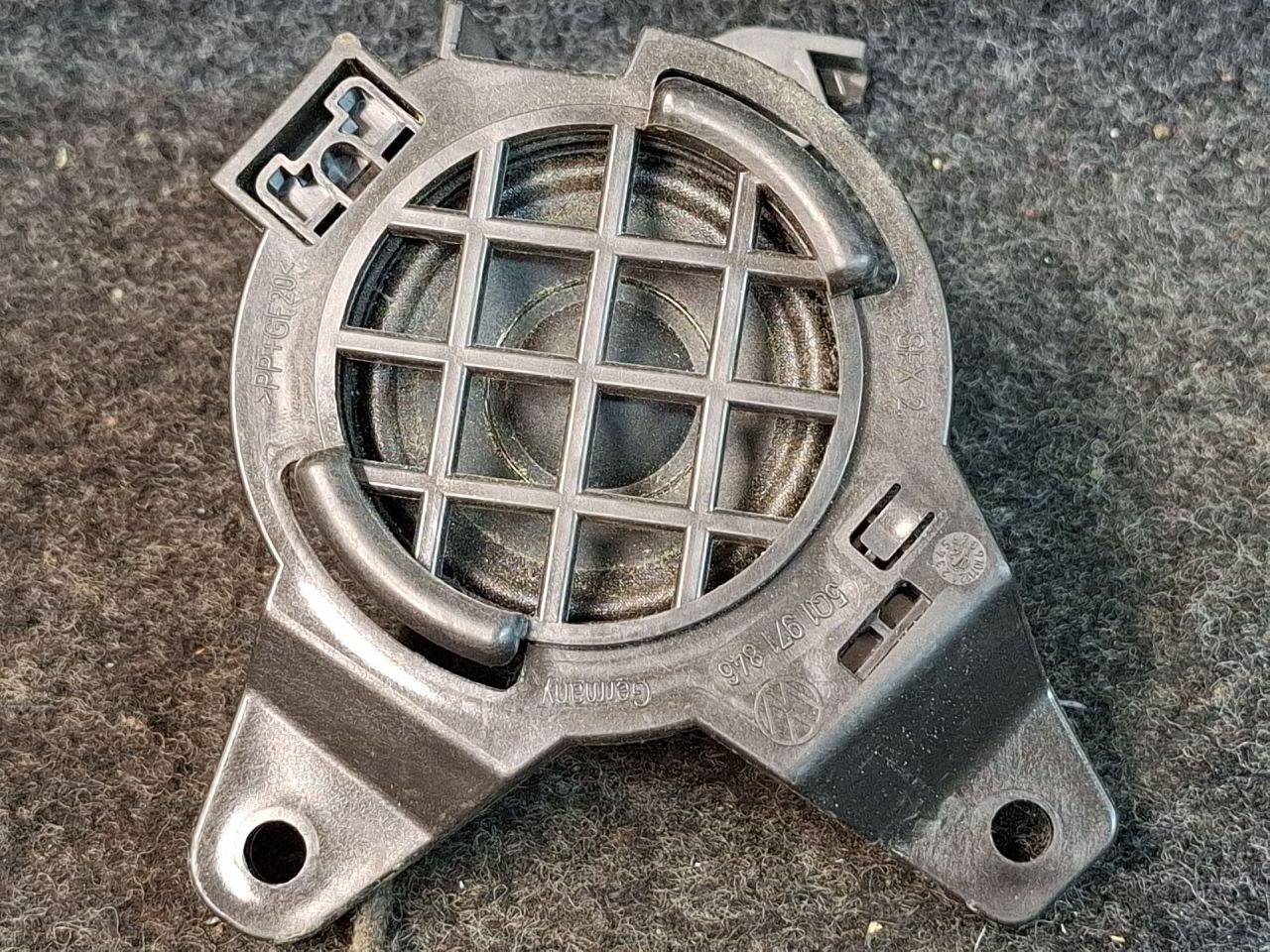 динамик Volkswagen Jetta 7 поколение 2021, 1.4 л., бензин, АКПП, серый, передний привод, 4M0035454C - фото №1