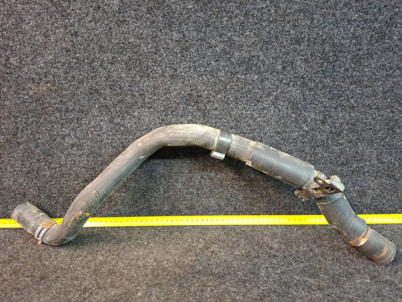 патрубок радиатора Mazda CX-5 2 поколение KF 2018, 2.5 л., PYY1, бензин, АКПП, серый/46g, внедорожник 5 дв., полный привод - фото №1