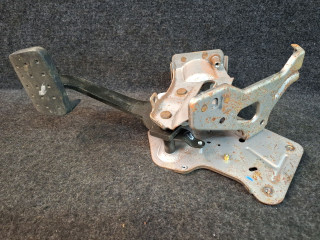 педаль тормоза Chevrolet Traverse 2 поколение [рестайлинг] 2022, 3.6 л., бензин, АКПП, белый, внедорожник 5 дв., полный привод, 84782676