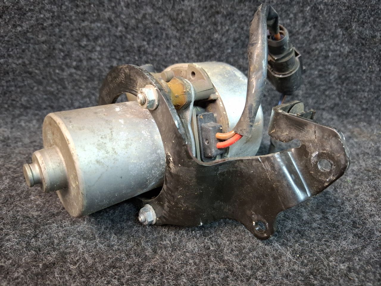 насос вакуумный Volkswagen Jetta 7 поколение 2021, 1.4 л., бензин, АКПП, серый, передний привод, 5Q0.612.181 - фото №1