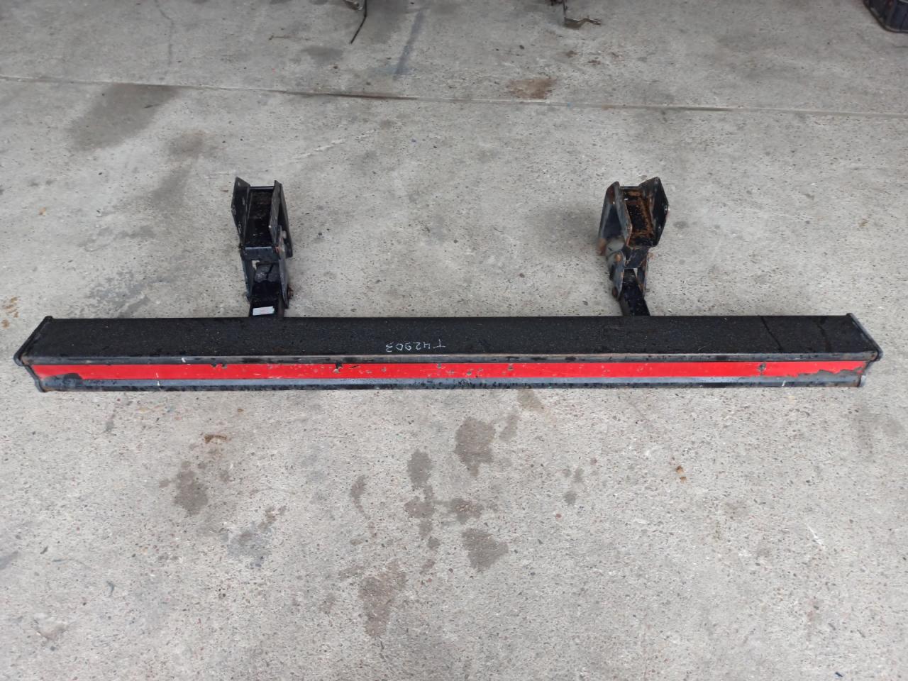 бампер задний Mercedes-Benz Sprinter 2 поколение (W906) 2007, 2.1 л., OM 646.701, дизель, МКПП, красный - фото №1