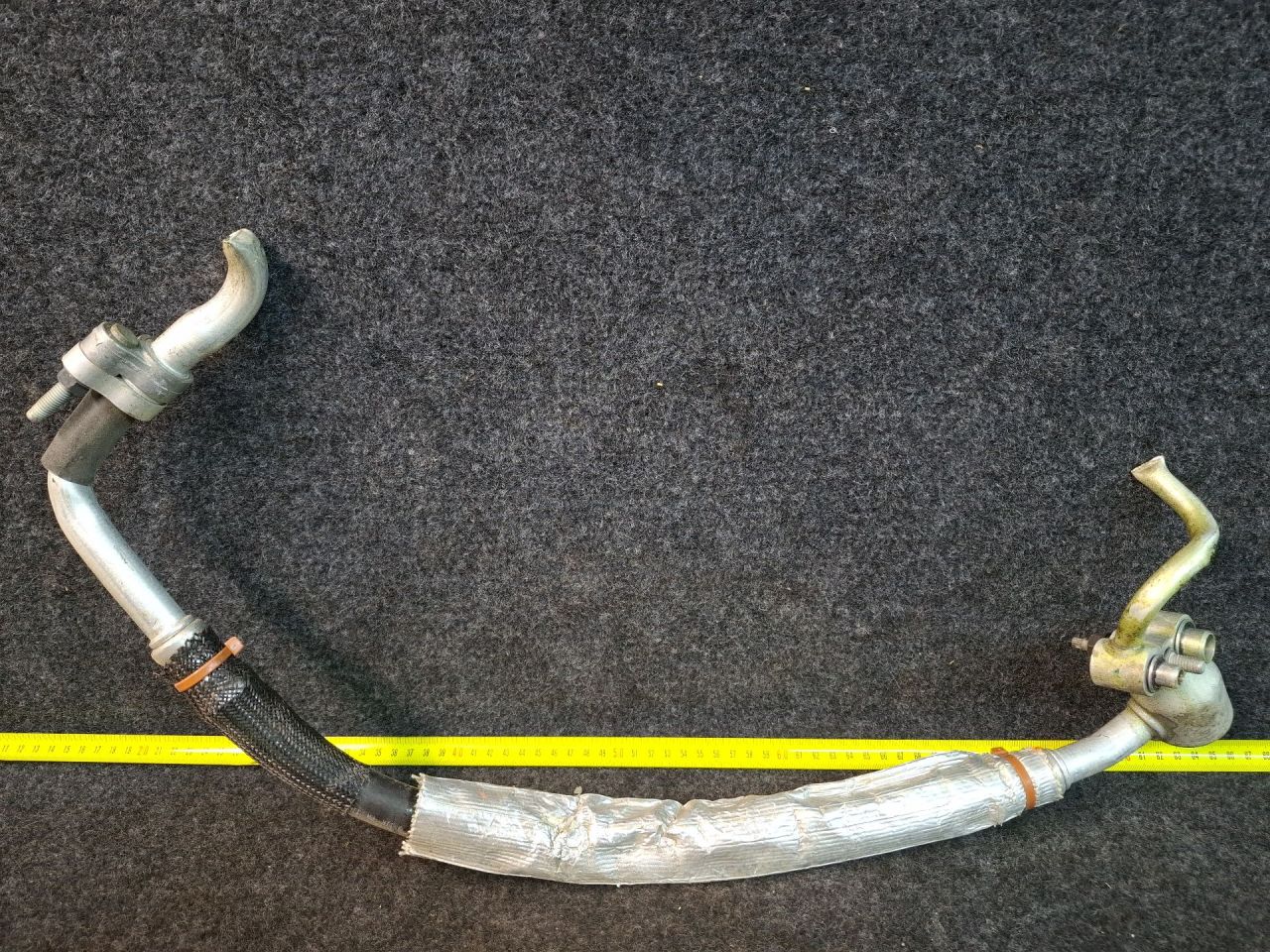 трубка кондиционера Chevrolet Equinox 3 поколение 2018, 1.5 л., бензин, АКПП, серый/441b, полный привод - фото №1