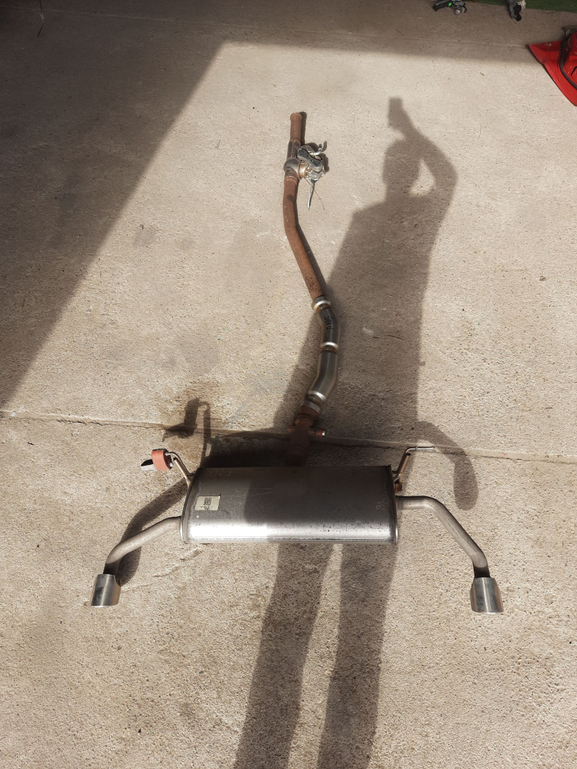 глушитель Ford Escape 4 поколение CX482 2021, 2.5 л., гибрид, АКПП, внедорожник 5 дв., полный привод - фото №1