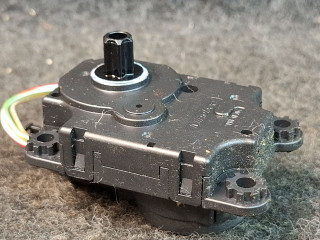 моторчик заслонки печки Chevrolet Blazer 3 поколение 2019, 3.6 л., бензин, АКПП, белый, полный привод, FY659001, HAD12010A