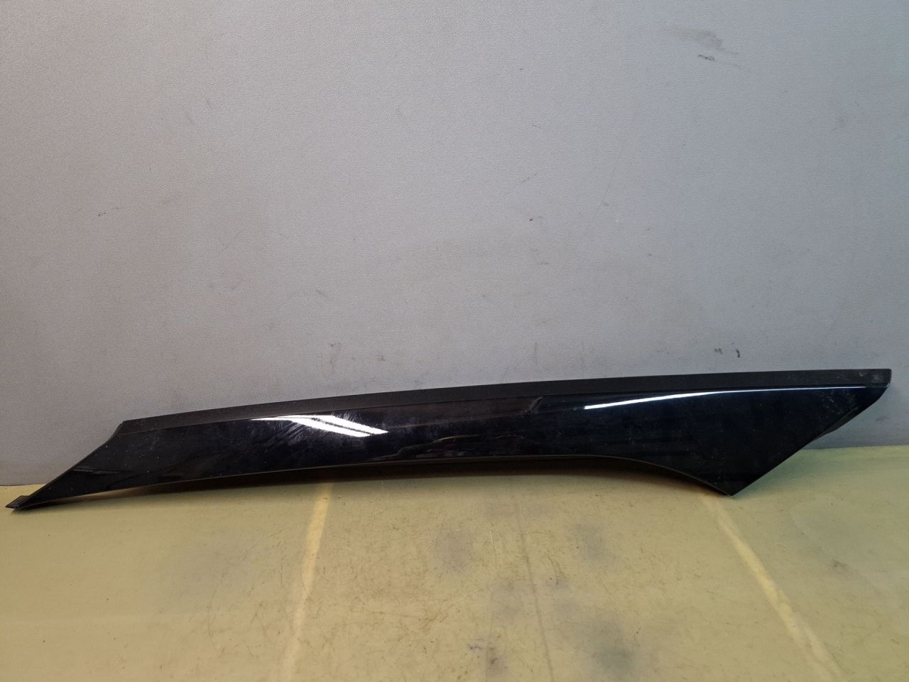 молдинг лобового стекла Chevrolet Blazer 3 поколение 2019, 3.6 л., бензин, АКПП, белый, полный привод, 84588762 - фото №1