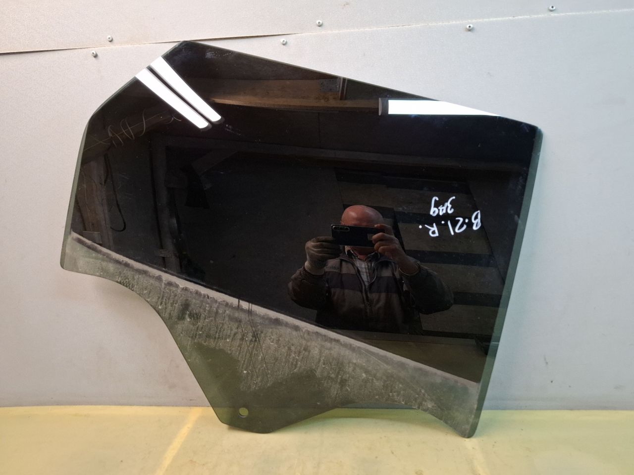 стекло двери задней правой Chevrolet Blazer 3 поколение 2019, 3.6 л., бензин, АКПП, белый, полный привод - фото №1