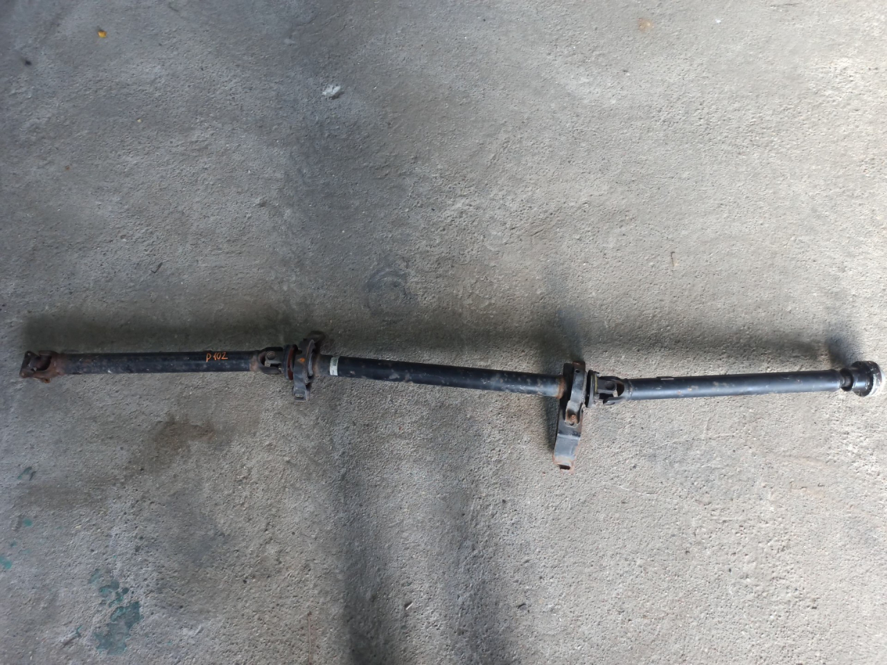 карданный вал Suzuki Kizashi 1 поколение 2012, 2.4 л., J24B, бензин, АКПП, красный, седан, полный привод - фото №1