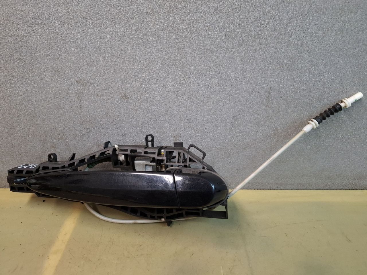 ручка наружная задняя правая BMW 3 серия F30/F31/F34 F30 2013, 2.0 л., N20 B20 A, бензин, АКПП, черный, седан, полный привод, E9XR3 - фото №1