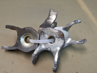 крепление форсунки Mazda CX-7 1 поколение 2009, 2.3 л., L3-VDT, бензин