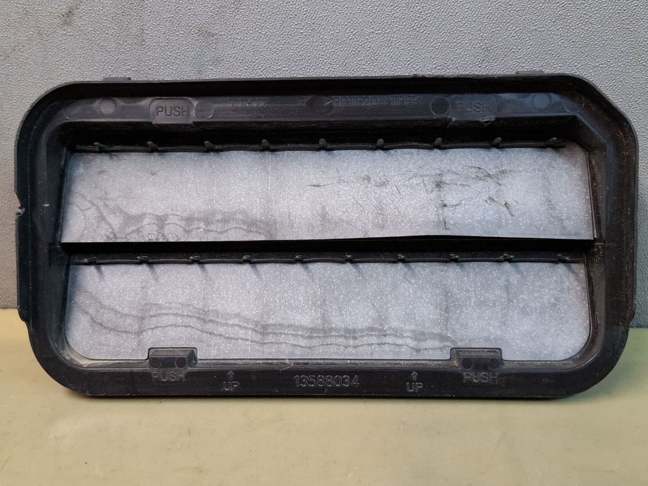 клапан вентиляции кузова Chevrolet Blazer 3 поколение 2019, 3.6 л., бензин, АКПП, белый, полный привод, 13588034 - фото №1