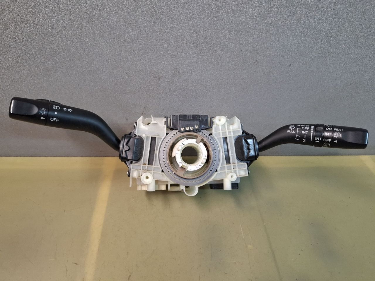 переключатель подрулевой (стрекоза) Mazda CX-7 1 поколение ER 2008, 2.3 л., L3-VDT, бензин, АКПП, голубой/30s, полный привод - фото №1