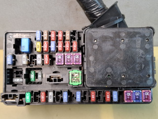 блок предохранителей Chevrolet Traverse 2 поколение [рестайлинг] 2022, 3.6 л., бензин, АКПП, белый, внедорожник 5 дв., полный привод