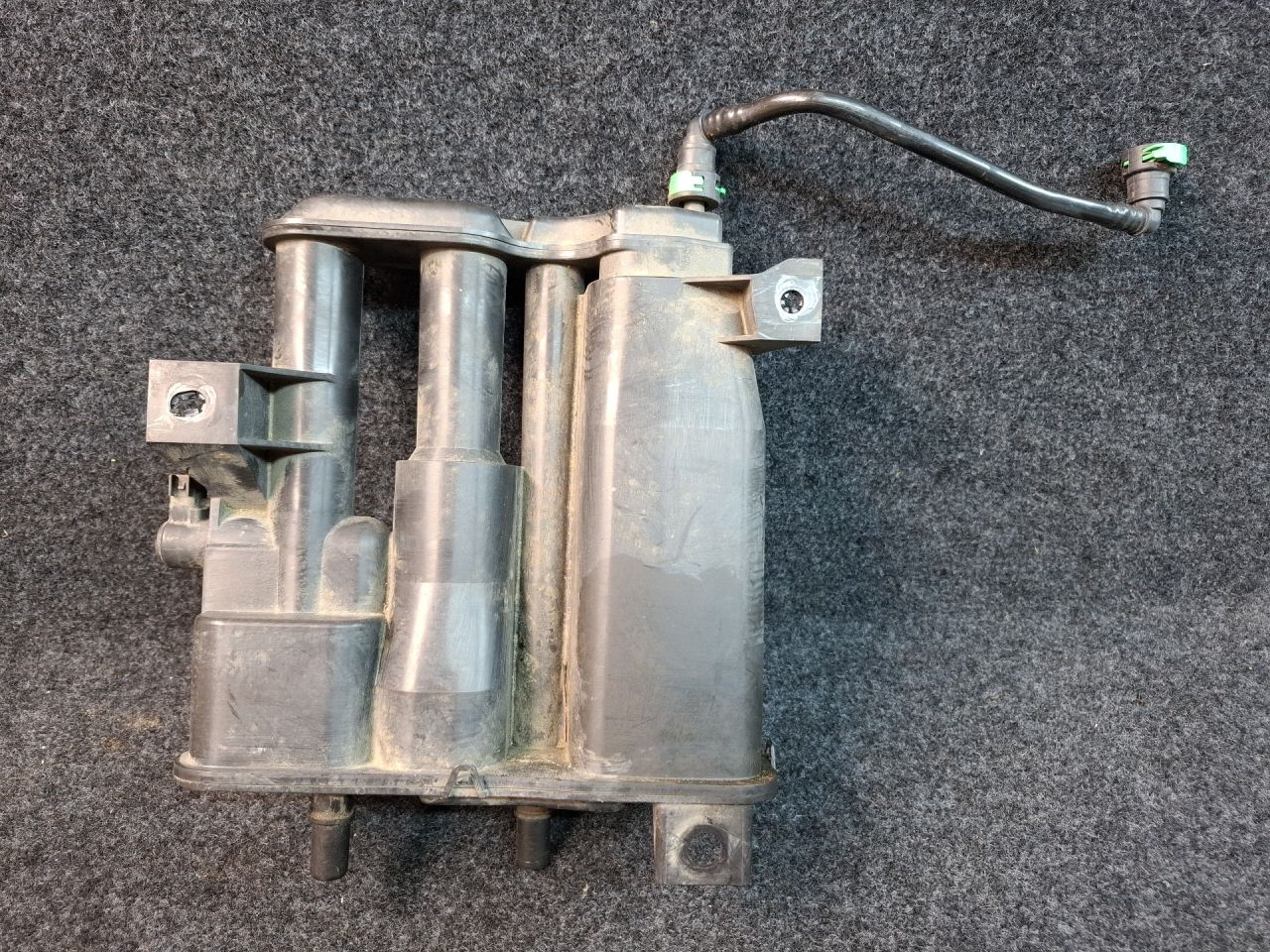 адсорбер Chevrolet Equinox 3 поколение 2018, 2.0 л., бензин, АКПП, передний привод, 84309187 - фото №1