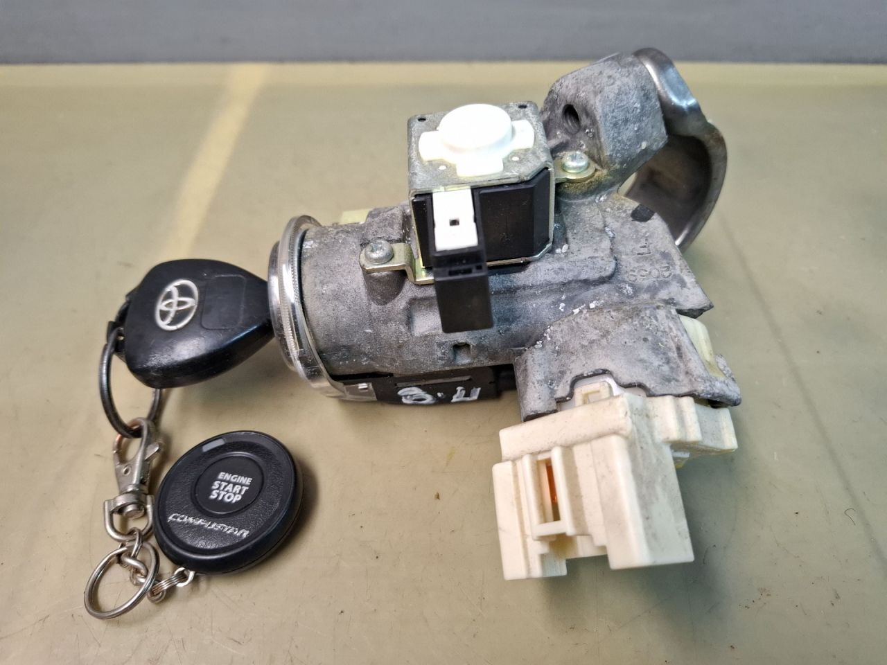 замок зажигания Toyota Camry 7 поколение XV40 ACV40 2009, 2.4 л., 2AZ-FE, бензин, АКПП, синий, седан, передний привод, 8978306020 - фото №1