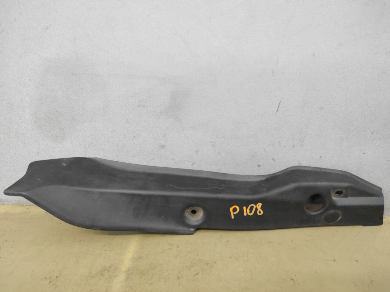 пыльник переднего крыла Subaru Impreza 5 поколение (GK/GT) 2019, 2.0 л., бензин, вариатор, серый, седан, полный привод, 57256FL000 - фото №1