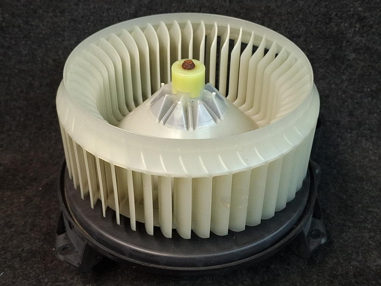 моторчик печки Toyota Camry 7 поколение XV40 2008, 2.4 л., 2AZ-FE, бензин, АКПП, седан, передний привод, AY272700-8001 - фото №1