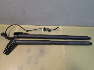 амортизатор крышки багажника (3-5 двери) Chevrolet Traverse 2 поколение [рестайлинг] 2022, 3.6 л., бензин, АКПП, белый, внедорожник 5 дв., полный привод, 84460420, 84793127