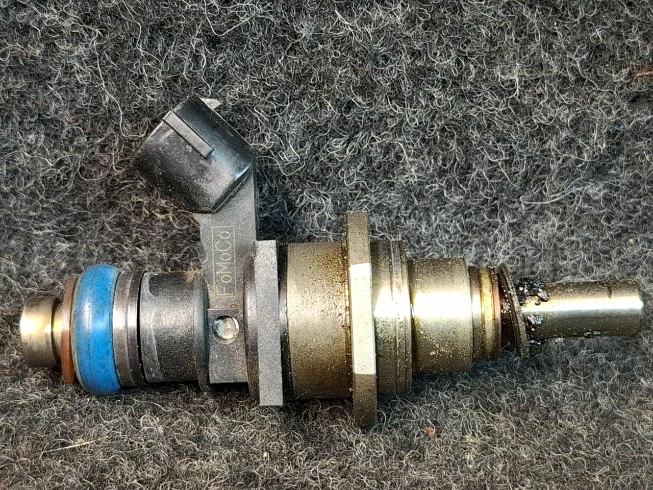 форсунка Mazda CX-7 1 поколение 2009, 2.3 л., L3-VDT, бензин, АКПП, E7T20171 - фото №1