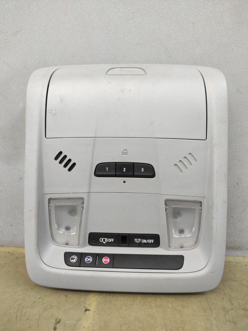 фонарь салона (плафон) Chevrolet Equinox 3 поколение 2019, 1.5 л., бензин, АКПП, белый 140х, минивэн, передний привод - фото №1