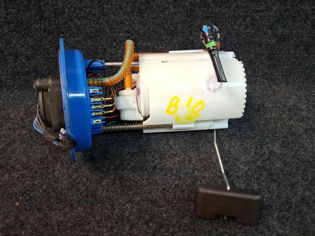 насос топливный Volkswagen Jetta 7 поколение 2021, 1.4 л., бензин, АКПП, серый, передний привод, 5QM919051B - фото №1